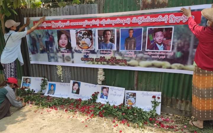 miN13700's tweet photo. The pro-democracy people in #Kalay township continued their 414th anti-military protest on March 28, paying tribute to the fallen heroes who were killed during junta's brutal crackdown on Tahan strike on this day last year.
#HelpMyanmarIDPs
#2022Mar28Coup
#WhatsHappeningInMyanmar https://t.co/pVigdVHbpO
