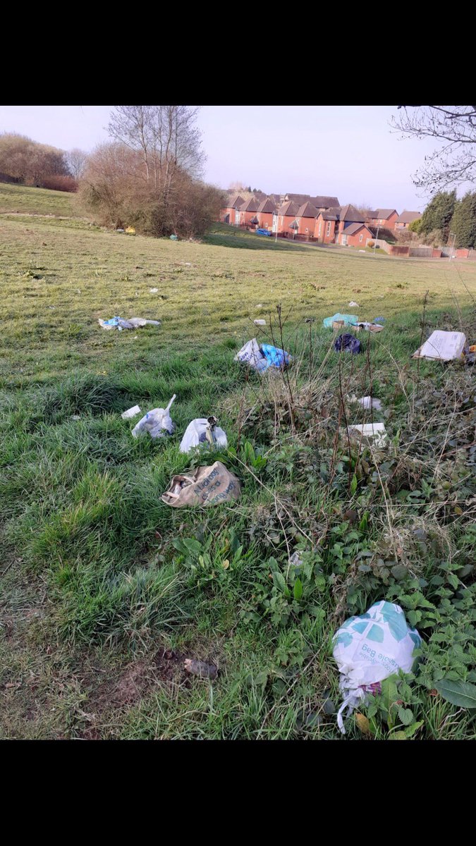 hmppswales's tweet photo. Blaenymaes has had a litter pick yesterday @kathyatkwt @SwanseaCouncil @Keep_Wales_Tidy 
#SpringCleanWeek 
#SpringCleanCymru
#CommunityPaybackWorks 
#PutYourLitterInTheBinsProvided https://t.co/YQ9AiPI2lM