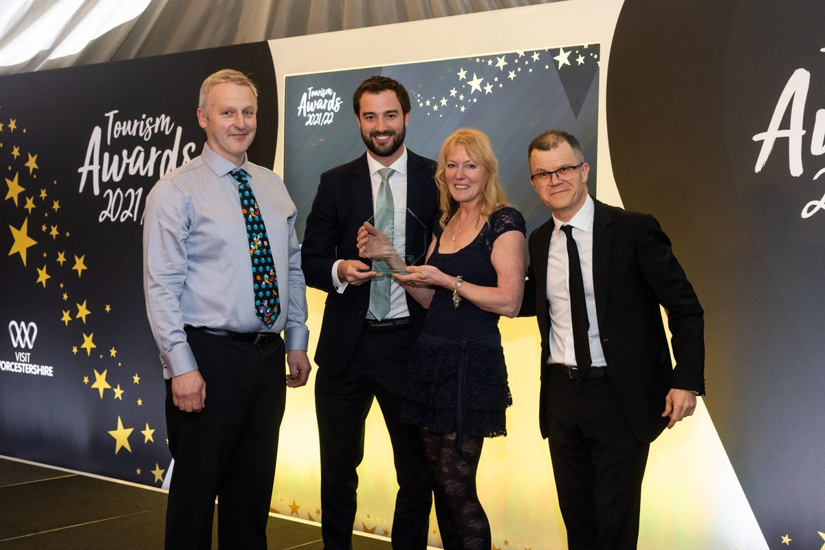 Treeopia -Luxury Treehouse Escape tweet media