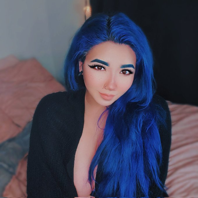 Hiya ☺️   I've been feeling good enough to take some pics 🥰 Meaning... New things are gonna get added