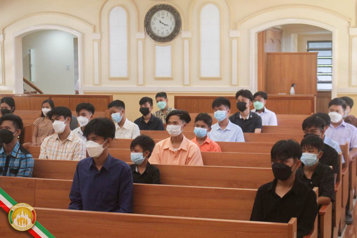 PALAYAN CITY, NUEVA ECIJA - The Christian Society for the Deaf from this district led a Basic Sign Language Seminar which was attended by members of the Christian Brotherhood International (CBI).