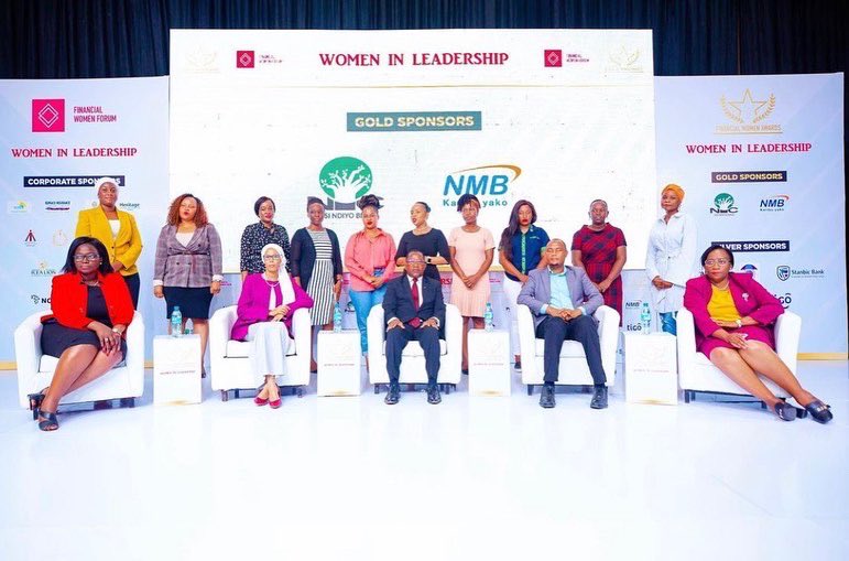 Our very own Executive Director Ms. Tuse Joune @tusemwaikasu handing award for women champion of the year to #bot during the <a href="/wibftz/">Financial Women Forum</a> award last week 🔥🥂