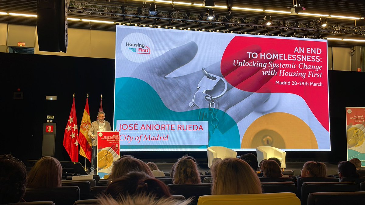 RiemerBln's tweet photo. Über den Tellerrand schauen und das Rad nicht neu erfinden. Heute wichtiger denn je. Daher heute auf der Housing First Hub Conference auf Einladung der Stadt Madrid. https://t.co/p7oKCT790f