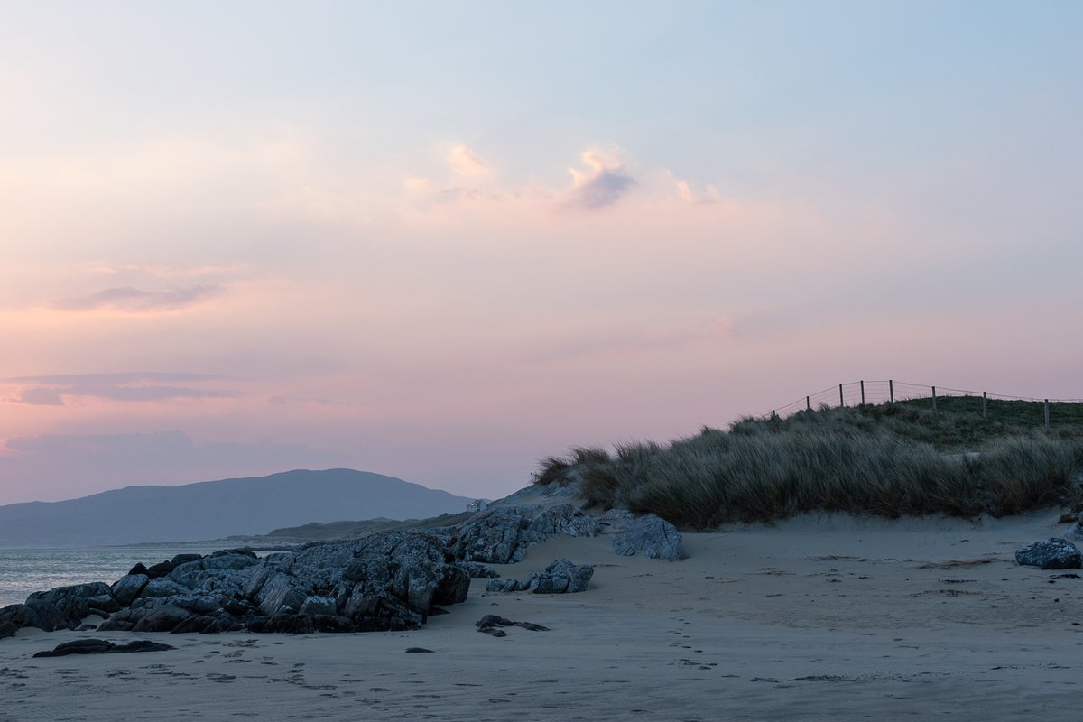 STuerschmann's tweet image. a couple of images taken on the Outer Hebrides a few years ago, one of them was part of the online exhibition Imagining an Island in 2020, you can still view the whole exhibition here: imagininganisland.org
#scotland #outerhebrides #ednapphoto #harrisandlewis #bonniescotland