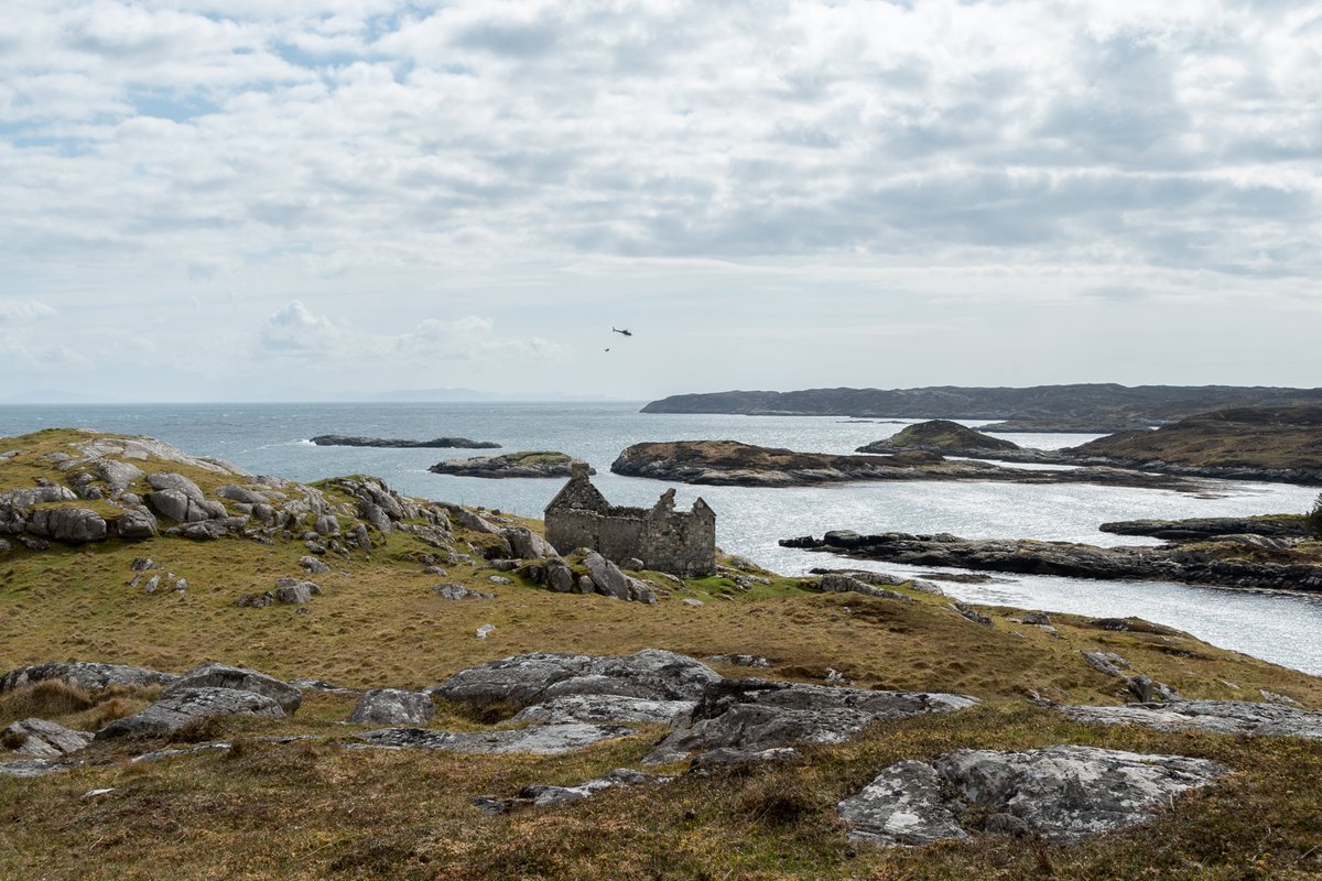 STuerschmann's tweet image. a couple of images taken on the Outer Hebrides a few years ago, one of them was part of the online exhibition Imagining an Island in 2020, you can still view the whole exhibition here: imagininganisland.org
#scotland #outerhebrides #ednapphoto #harrisandlewis #bonniescotland