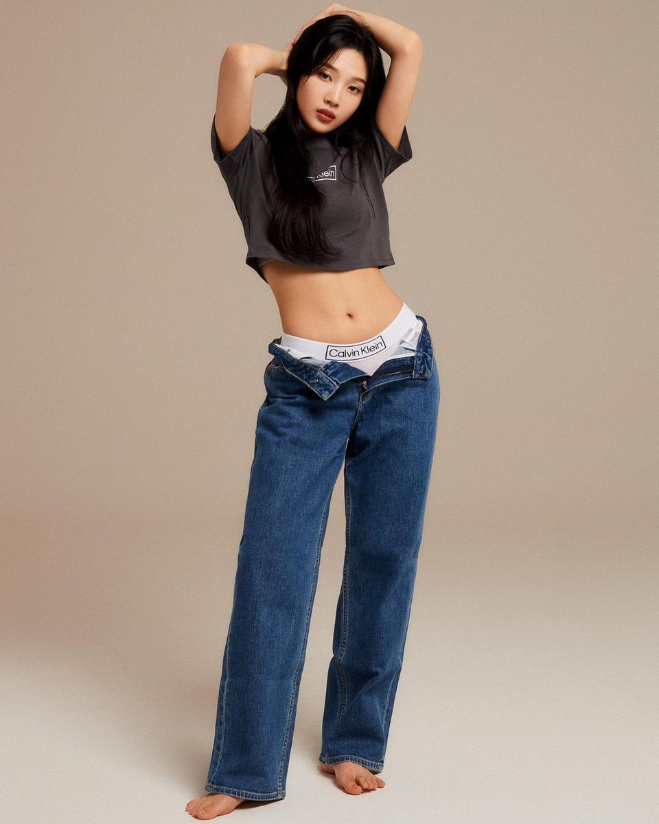 tweetjoy903's tweet photo. พี่จอยคือสะกดคำว่าแผ่ว คำว่าพักไม่เป็น  😭

#JOY #조이  #RedVelvet #레드벨벳 @RVsmtown https://t.co/Lz4hSRiUpA