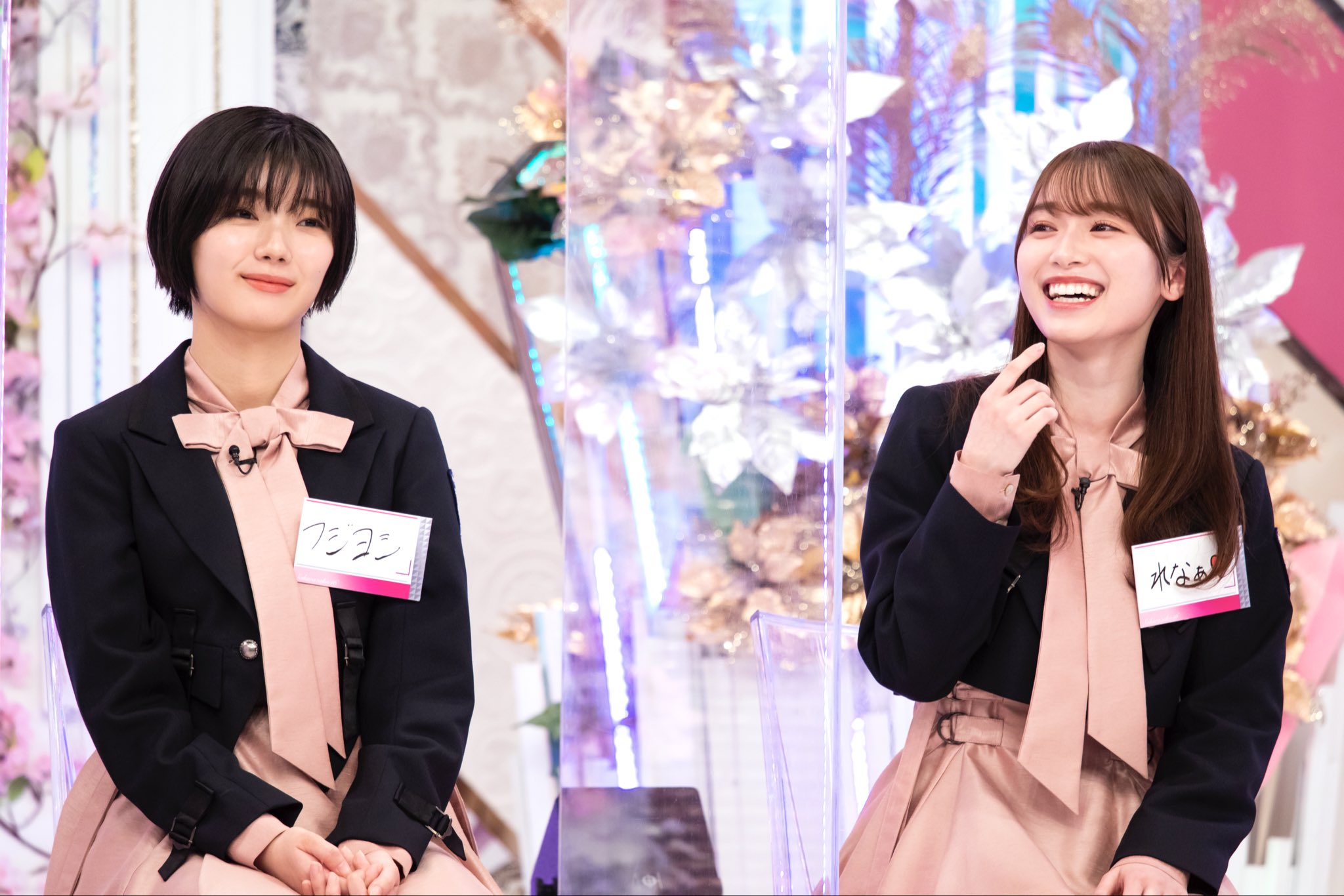 そこ曲がったら,櫻坂? セット　7-0913-1 そこ曲がったら､櫻坂? 卒業生編【初回仕様限定盤】・櫻坂46