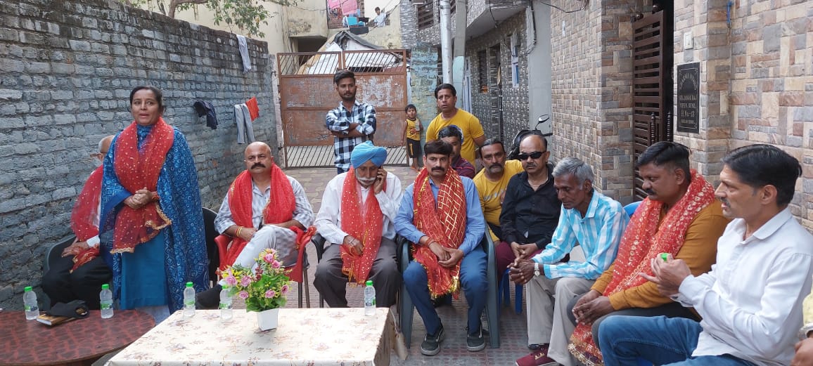 AnjuDogra18's tweet photo. #BoothSamparkAbhiyaan
#ConstituencyJammuEast
#Ward19
#Booth80 https://t.co/pVzxIdcSzR