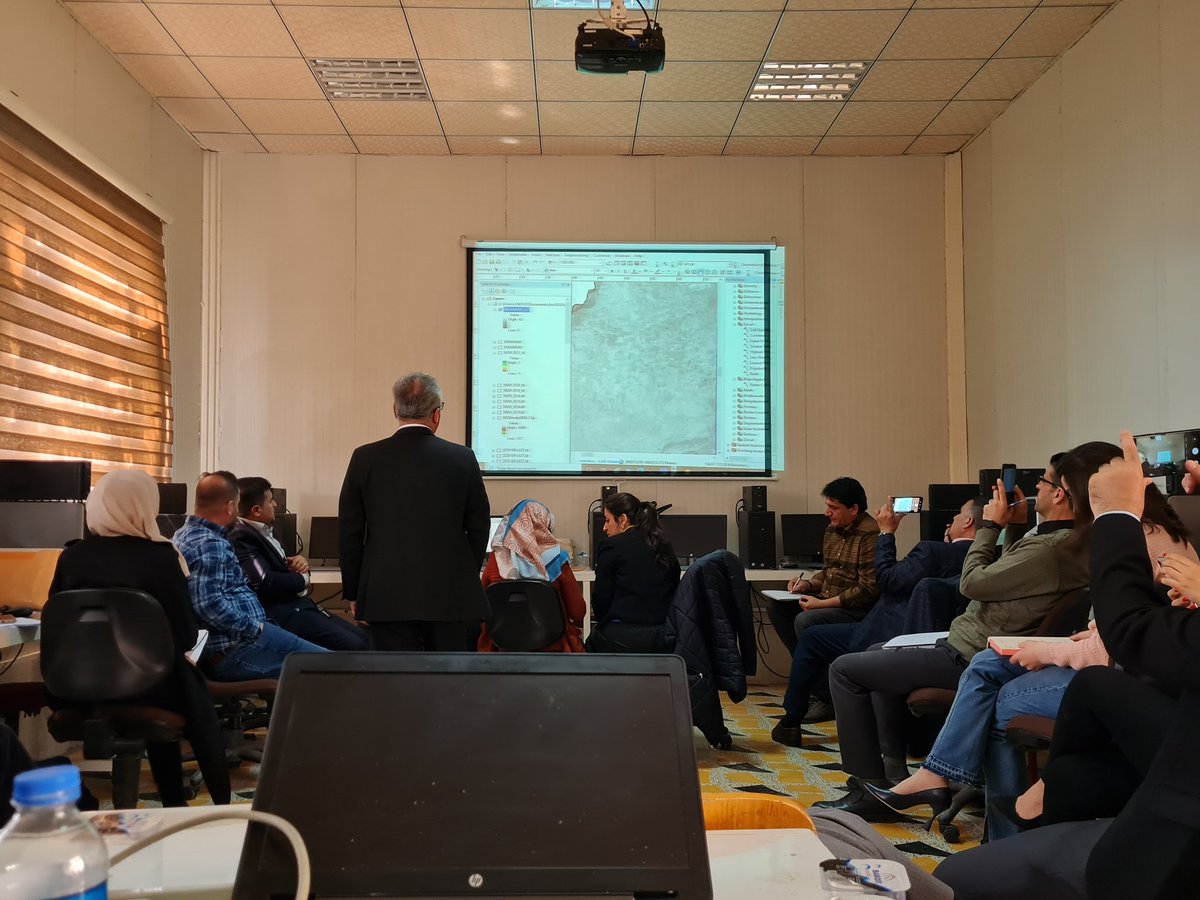 drKMahdi's tweet image. The 2nd day of the #Drought course at @salahaddin University with participants from MoWR and MoAWR-KRG. The course was designed by the trainees within @IcpOkp that managed by @NufficGD thought the #OrangeKnowledgeprogramme  #okp