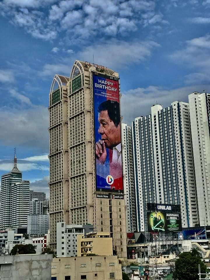 Outdoorman83's tweet photo. Happy 77th birthday, Mr. President!
A simple celebration and clean, fair and honest elections are all that President Duterte wants for his last birthday in office. ✅
What's your wish for him?
📷 #prdd #oneedsa #edsa #iconic #traffic #clutterfree #impact #outofhome #dooh https://t.co/kxOpln638J