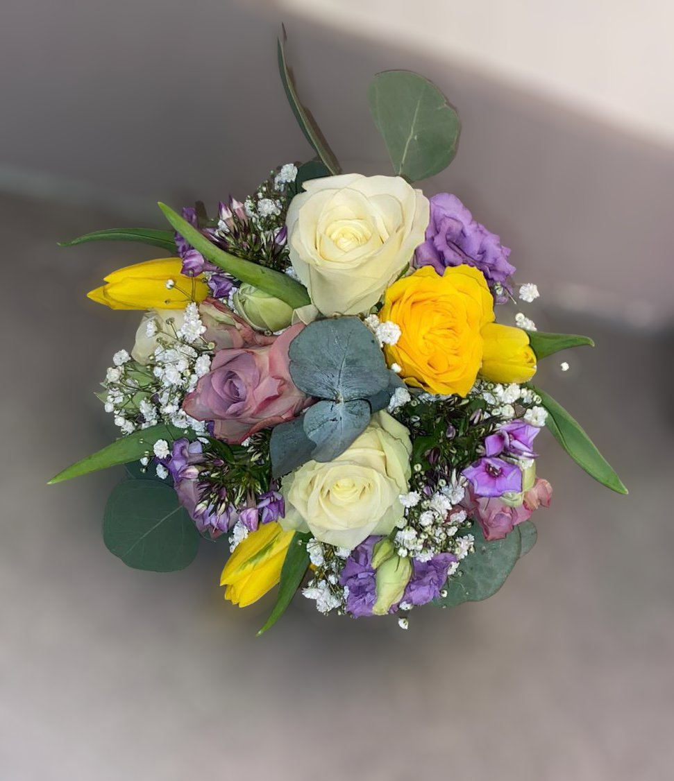 Beautiful bouquet on a beautiful spring day!
#weddingflowers #wedding #flowers #weddinginspiration #weddingdecor #bride #weddingday #weddingphotography #weddingideas