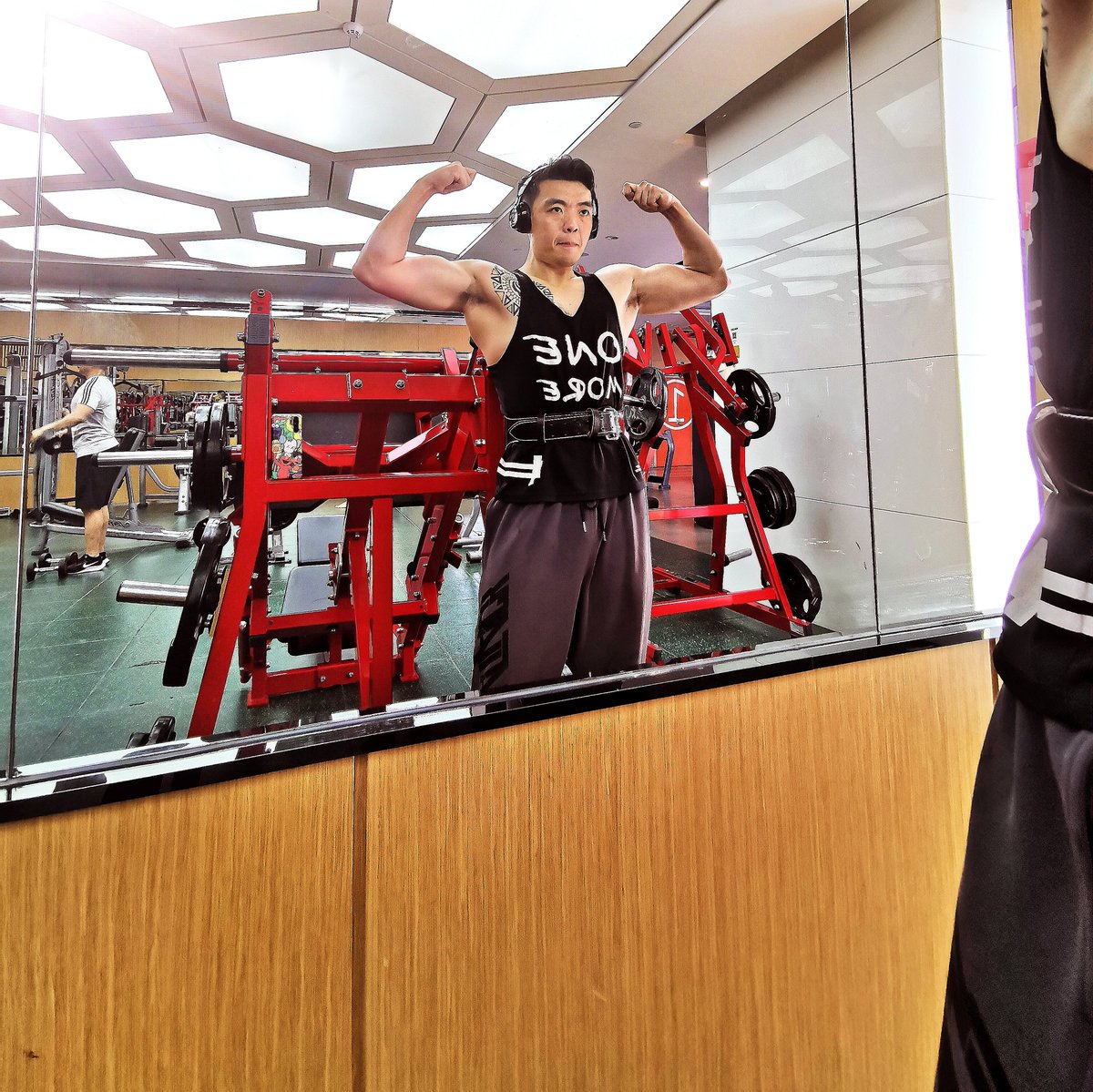 给混圈女孩的忠告：
别老想着让人用“没想到你不仅工作能力强身材还这么好”代替“你好骚啊”
没必要，这行业就是一个字，快！别想着又当又立，效果不好！
直接：老板，饿饿，饭饭！
0x7b2e2AAc695164A4caC7978bF6B50d0E4F16EC4E
然后配一张你惯用类型的照片就完事儿了，具体啥样的，这玩意你们比谁都懂。