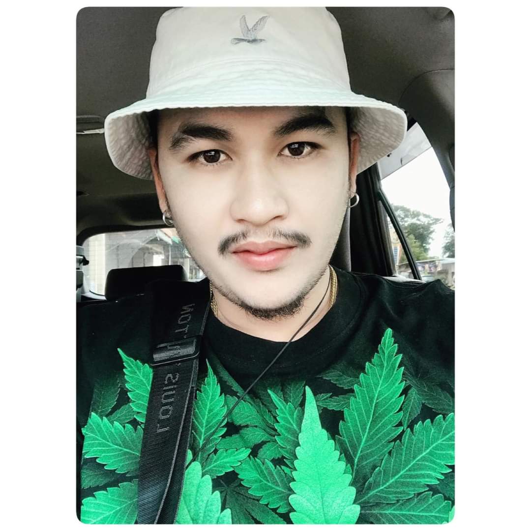 BuabanSamat's tweet photo. #NewProfilePic https://t.co/l8rNI9F02Y