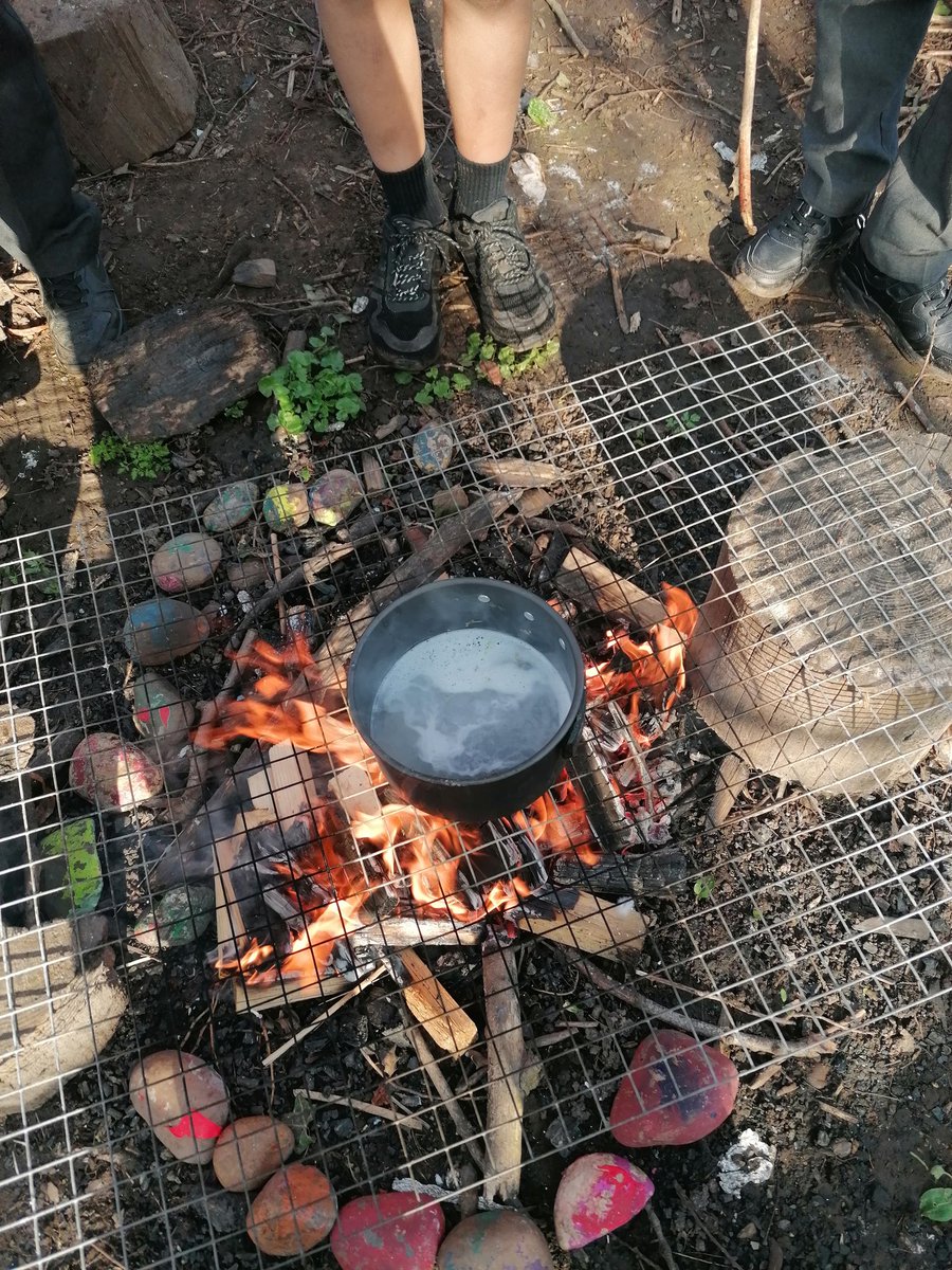 MapleCrossFore1's tweet photo. @MapleCrossJMI Don't forget to book in for our amazing Forest School Easter camp next week. #bookonschoolcoms #forestschoolforthewholefamily #forestschoolcamp #familyfun https://t.co/RnD5rAMIAg