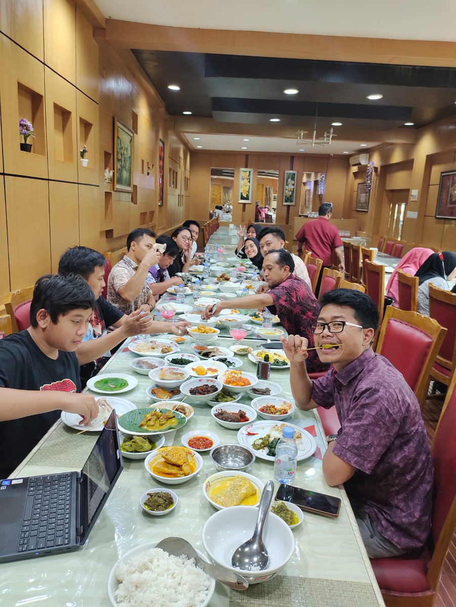 mfz14's tweet photo. #friends https://t.co/alKlxhQusx