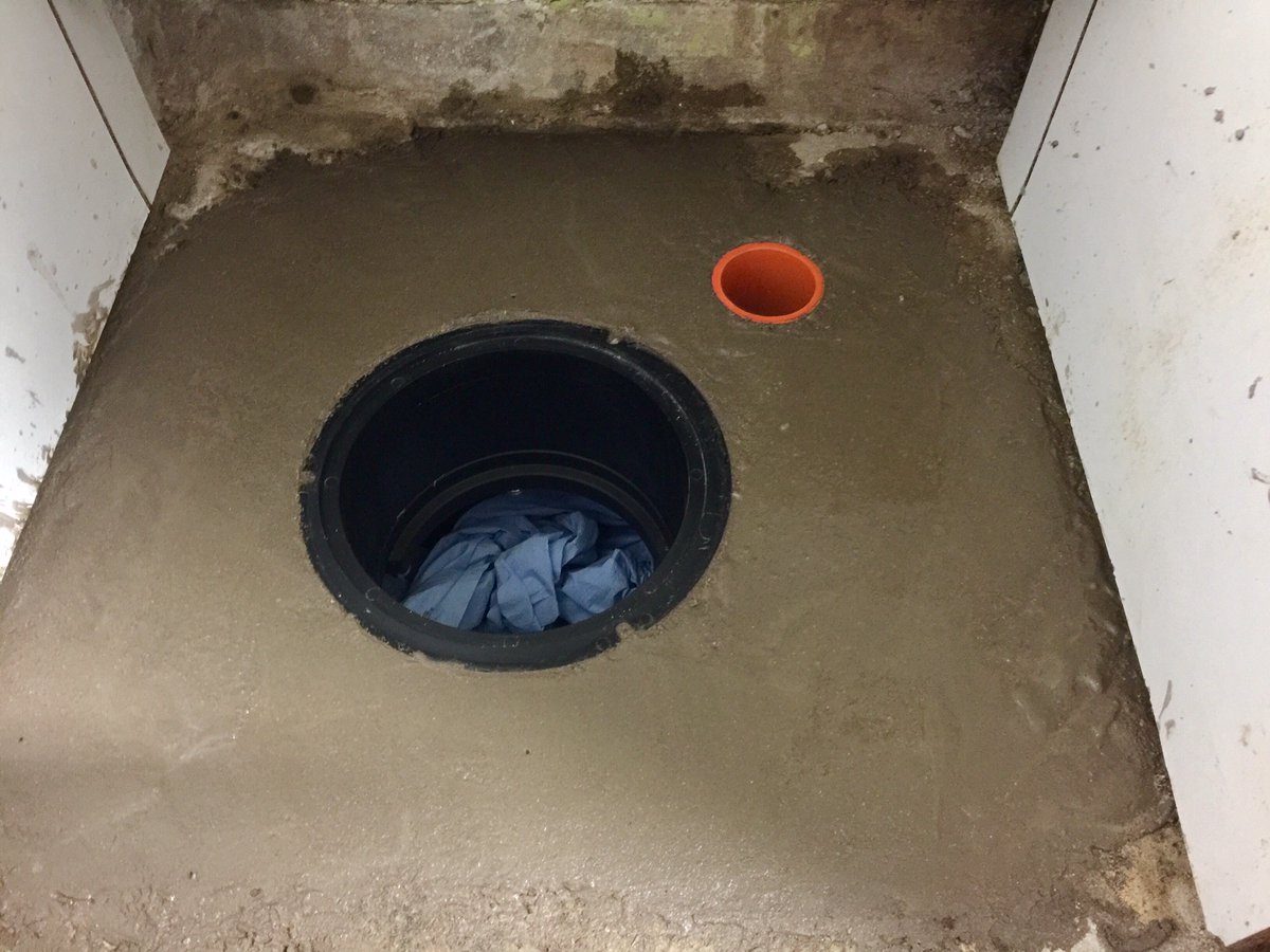 Stevegibson1970's tweet photo. This install is inside the bottom of some kitchen units totally hidden away from prying eyes, in 5 days once dry it will provide the business owner years of secure security for their hard earned takings #Cash #Hydan #Floorsafe #Quality #Installation #Safes https://t.co/QPGmjQ3gQR
