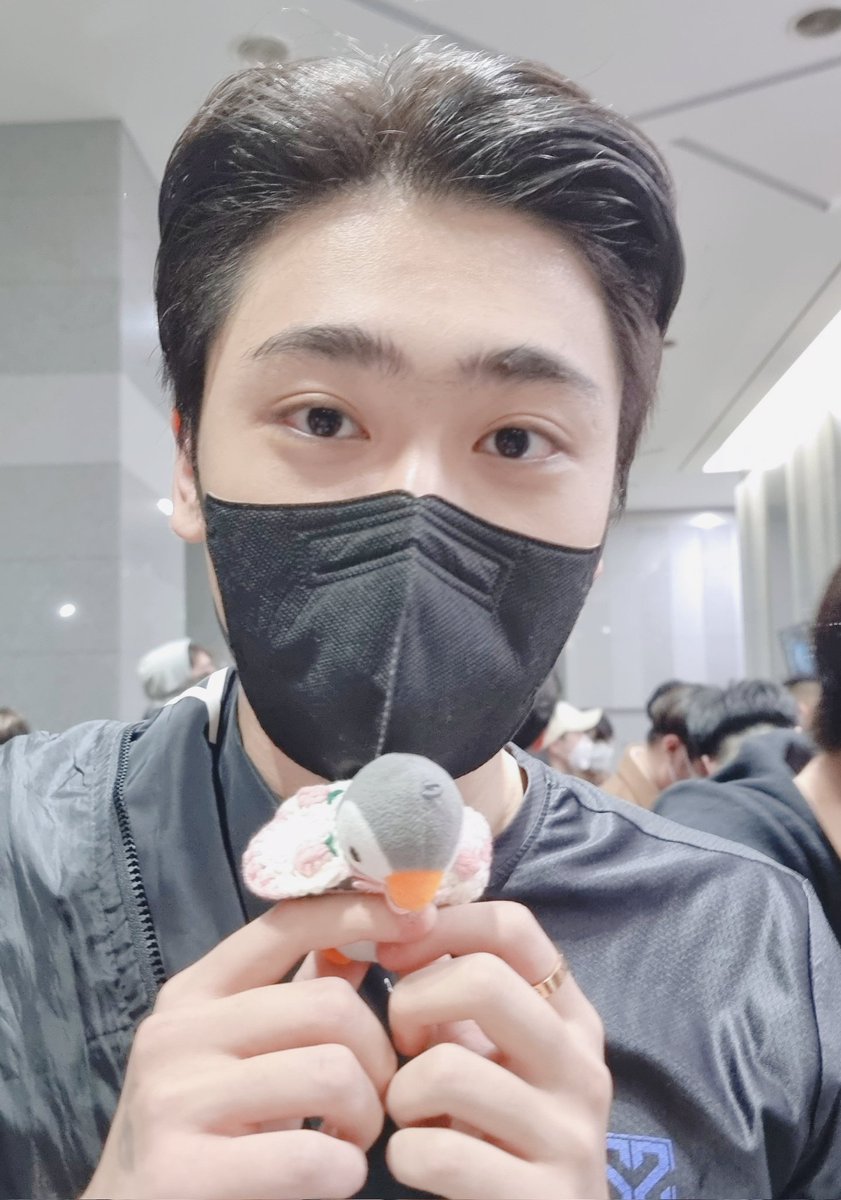 sammy____k's tweet photo. 진짜 어떡하면. 좋지? https://t.co/DWMFKxIOOY
