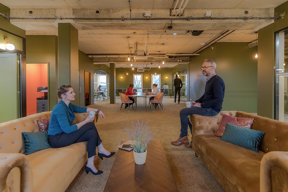 RouenNdyInvest's tweet image. [#COWORKING ROUEN]
Vous cherchez un #bureau à 1h de #Paris La Défense ? 
@now_connected, à 15 mn de #Rouen, vous accueille sur  2500 m² : 
🔸Bureaux partagés, privatifs, offre nomade
🔸#services : espace fitness🧘‍♀️, bar avec espace gradins☕️, événements
ℹ️&amp;gt; bit.ly/3ux1AO8