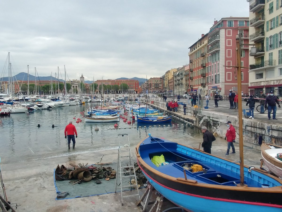 CCIpresse06's tweet photo. [COMMUNIQUE DE PRESSE #CCI06] Opération de nettoyage du plan d'eau au Port de Nice #portdurable #Environnement 
🌐https://t.co/gM7hFq25Hj https://t.co/fOfnH1zCbW