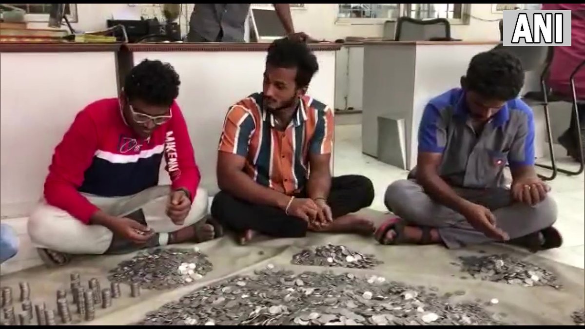 ANI's tweet photo. Tamil Nadu | A youth in Salem paid Rs 2.6 lakh to buy a bike with Re 1 coins he collected in three years. https://t.co/ayLgBa23Ja