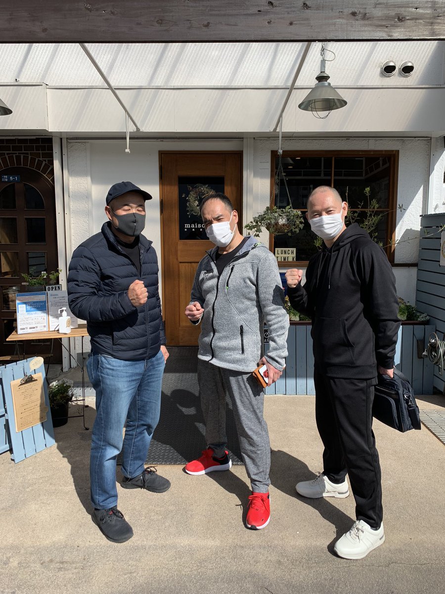 30年前、正道会館総本部でよく稽古を付けて下さいました
理心塾　若林師範　鳳雛会　工藤師範　が健康キックボクシングクラスから空手稽古まで参加して下さいました。
稽古後はmaison  k  で食事会
楽しい時間を過ごせました
若林先輩、工藤さん、ありがとうございました😊
#実戦空手英紀道
#松原市