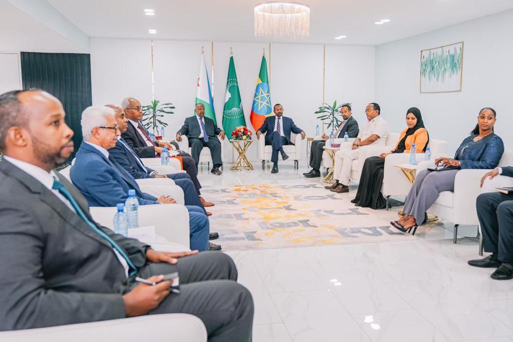 AbiyAhmedAli's tweet photo. The ties between our two nations are historical and broad based. It is not only neighborly ties, but familial. President @IsmailOguelleh and I are committed to capitalizing on existing foundations for mutual prosperity. https://t.co/6JzKhuH8Y5
