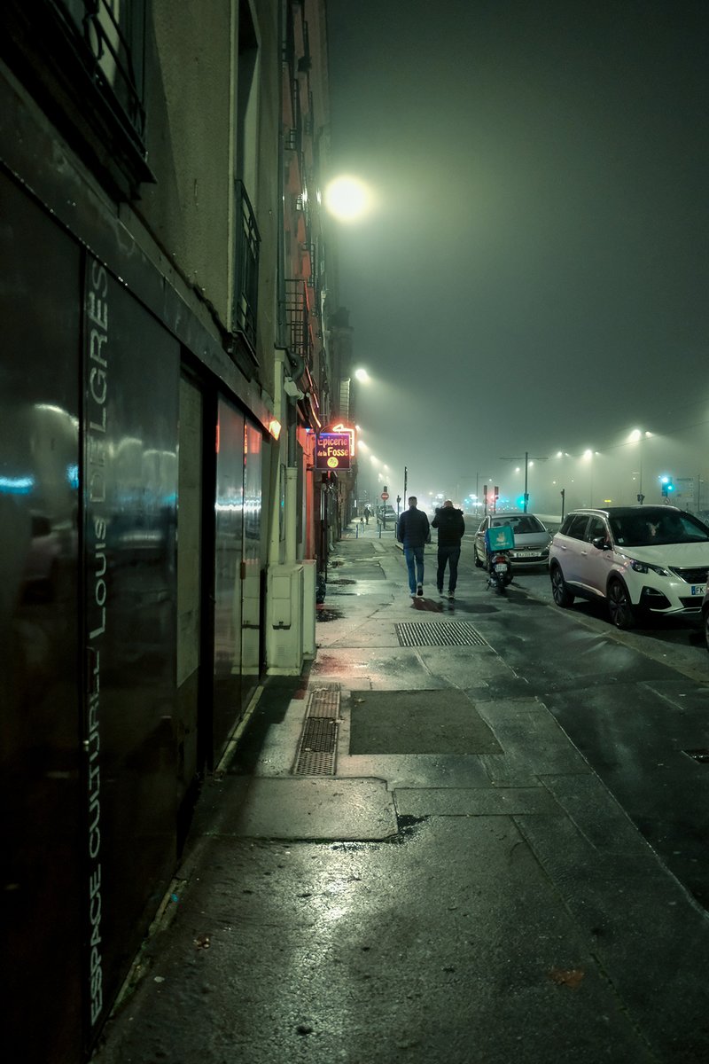 Quai des brumes
Nantes (FR) 2021
#streetphotography #streetphoto #streetphotographer #urbanphotography #fujifilm_xseries #Urban_Addicts <a href="/StreetEvolution/">Street Evolution</a> <a href="/TheUrbanPG/">Urban Playground</a> <a href="/PeraPhoto/">Pera Photo Gallery®</a> <a href="/EnArteGaleria/">ENcontrArte Gallery 📸📽📚</a> <a href="/fujifilmfrance/">FUJIFILM France</a> <a href="/street_classics/">Street Classics</a> <a href="/StreetPhotoInt/">Street Photo Int.</a> <a href="/Fisheyelemag/">Fisheye Magazine</a> <a href="/urbangorillas/">ᑌꋪʙᗩɴ 𝔾𝗢𝗥𝗜꒒꒒𝗔ᔕ👑</a> <a href="/ICPhotog/">ICP</a>