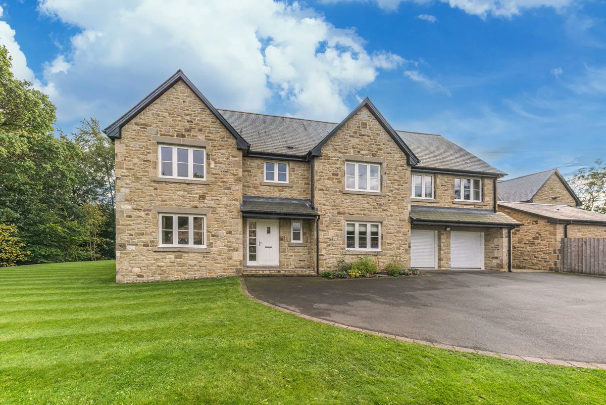 FinestProps's tweet photo. Bywood, Church Lane, Riding Mill, Northumberland 
5 bedrooms | 4 bathrooms | 3 reception rooms 
A modern and handsome stone-built house located in a popular Tyne Valley village
Guide Price £1,100,000
Find out more >> https://t.co/8kvSUy3q4I https://t.co/xyuty8KGEA