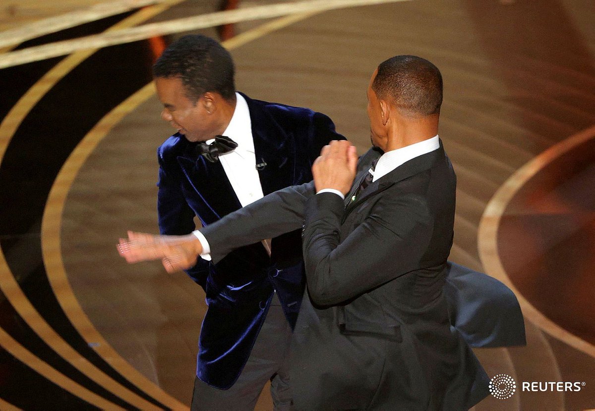 diogogomes309's tweet photo. Will Smith's marriage is open to everything but jokes apparently.  #Oscars https://t.co/oPbntwRcYN