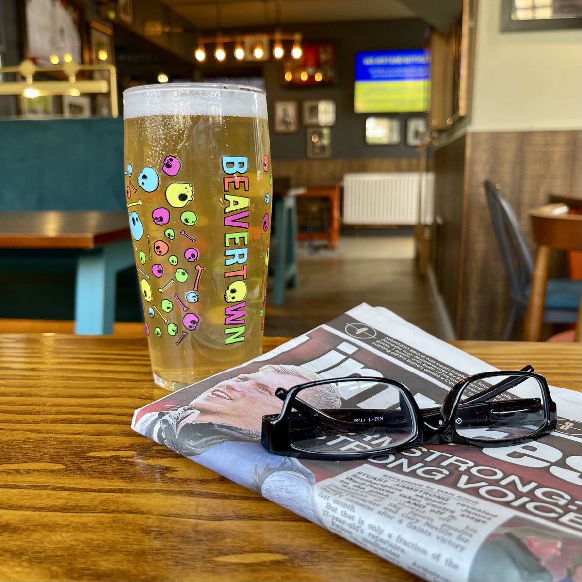TheWesternWD3's tweet photo. The Western is great place to relax with your paper on weekday afternoons and enjoy a great pint! Open from midday daily! https://t.co/Ll9RSV1TfD