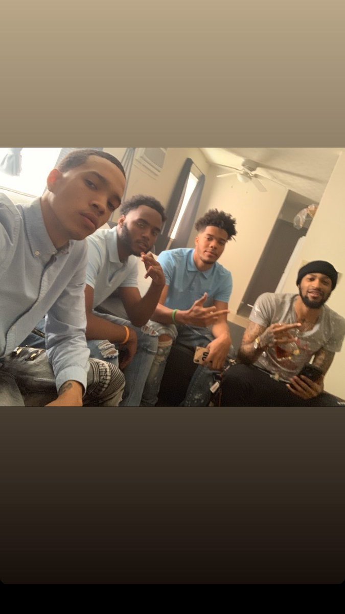 TFBANDO5's tweet image. THE FAMILIA🏴‍☠️
#LLBT🐐