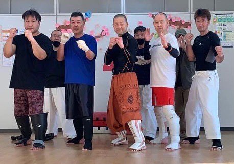 和歌山掛け試し稽古会に参加させて頂きました。
掛け試し稽古会では色々な武術の先生方が参加され、楽しく安全に技術交流ができますす。
菅原先生、岡本先生、参加の皆様ありがとうございました。
#和歌山掛け試し稽古会
#全国武術交流掛け試し稽古会
#実戦空手英紀道