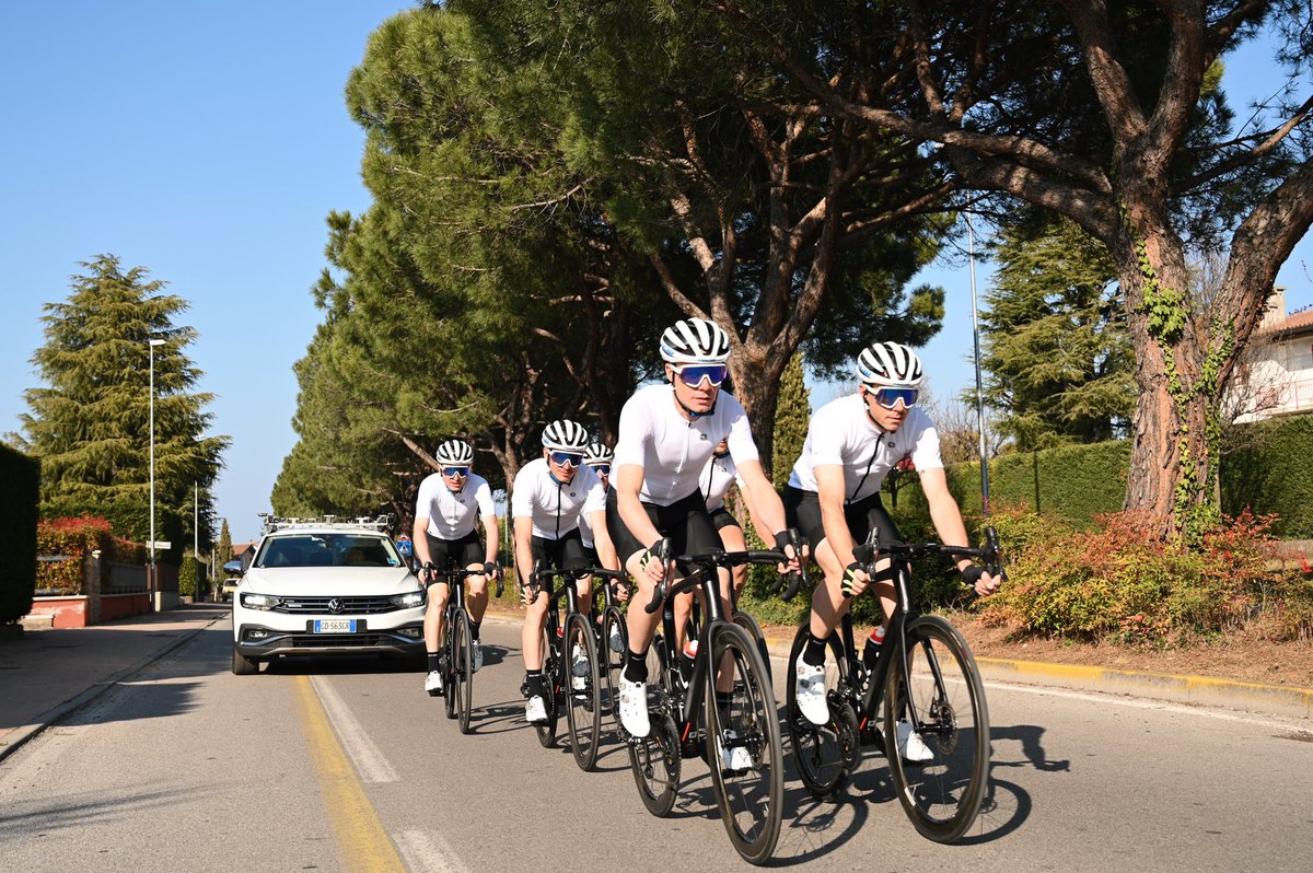 Professional Cycling Team tweet media