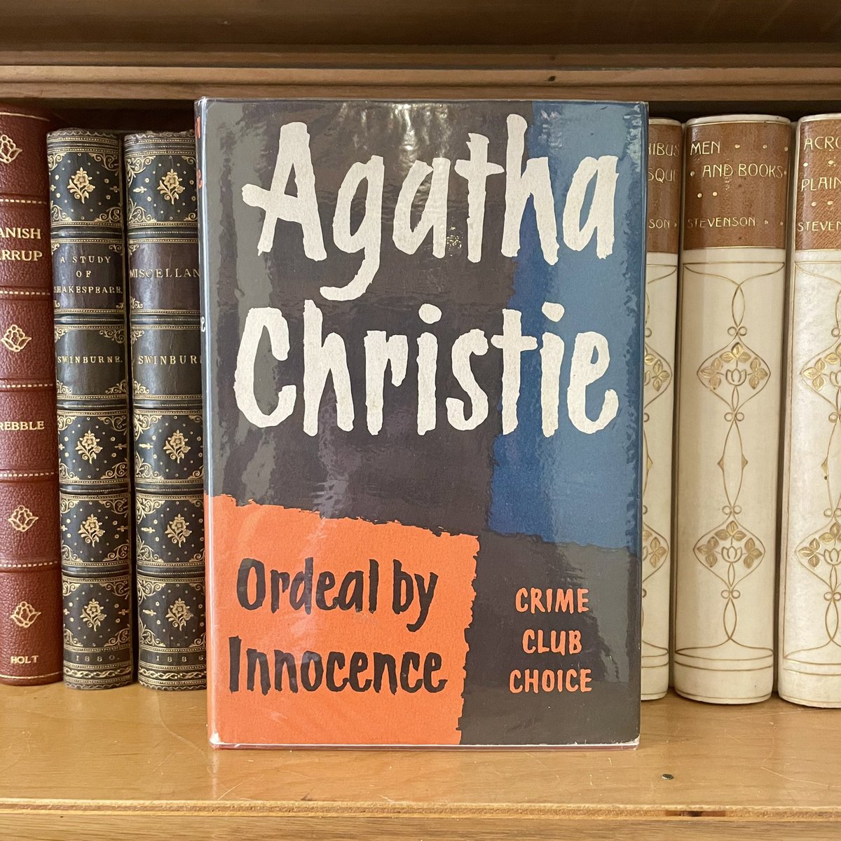 A smart first edition of this exciting standalone Agatha Christie novel, following a witness to a crime two years after the incident occurred.

rookebooks.com/1958-ordeal-by…