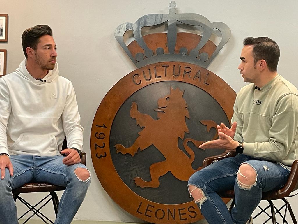 📺 #CultuTV | Ya tienes disponible un nuevo programa:

🎙️ Entrevista a <a href="/Alberto8_rios/">Alberto Ríos</a> 
🇺🇦 La Cultural acoge a dos jugadores ucranianos
⚽️ Entrenamiento del equipo '+Que goles'
👕 Tienda Oficial

➡️ bit.ly/cultutv23

#AúpaCultu