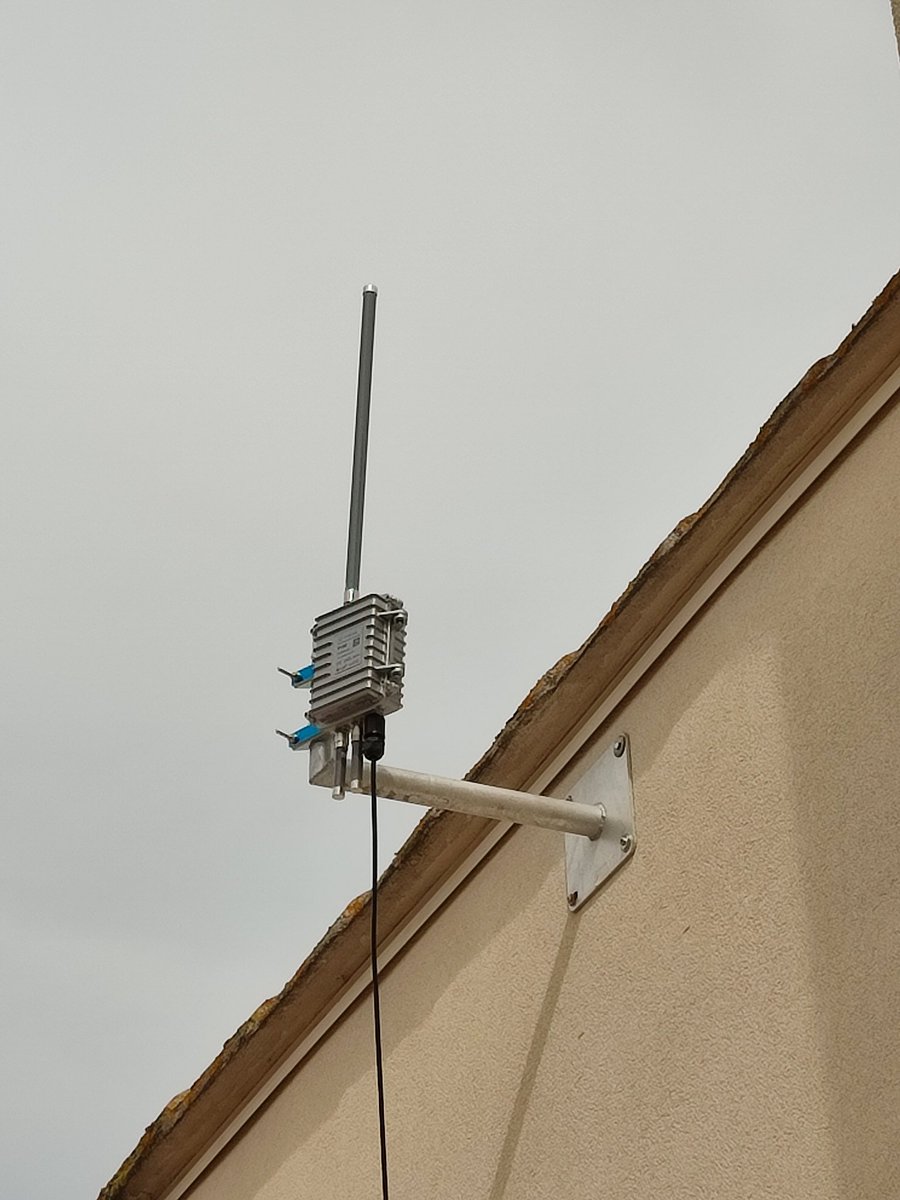 New <a href="/helium/">Helium🎈</a> hotspot, good spot covering some kilometers, on a 2 floor house.
Model: Pisces P100 <a href="/Piscesminer/">PISCES | DePIN Manufacturer</a>

The People Network is bigger each day 🔥

#helium #hnt #IoT #Mining