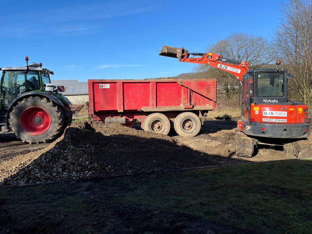 HireMjb's tweet photo. Working at Bankfield Surgery carrying out a muck shift in preparation for further works.
#MJB #groundworks #muckshift #elland #westyorkshire #planthire #machinery https://t.co/ny8318kWzs