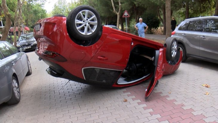 Tam önümüzde,benzin fiyatını gören bir clio bayıldı.. 😳😳