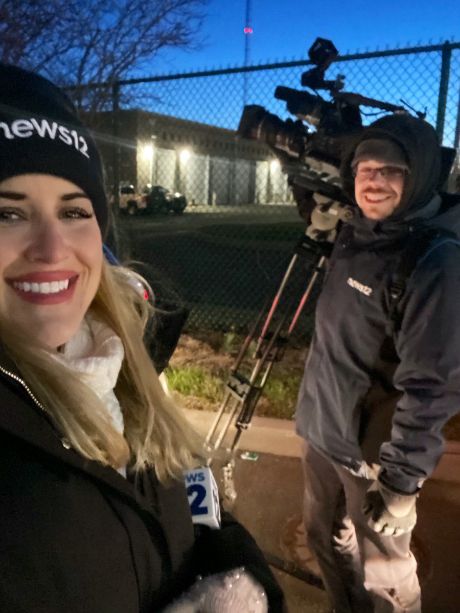 CarenRPinto's tweet photo. Some stiff smiles this morn! Make sure you wear your winter coats today! It’s not spring time out here just yet #wintertemps https://t.co/eRo2LWn5Wn