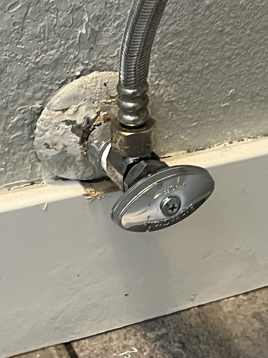 MCSBuild's tweet image. 🚽 #nastyjob #toilet #repair … ☝🏻 new water 💧 #anglevalve and #waxring seal no more leaks #nomoreleaks #toiletfix #denvercolorado