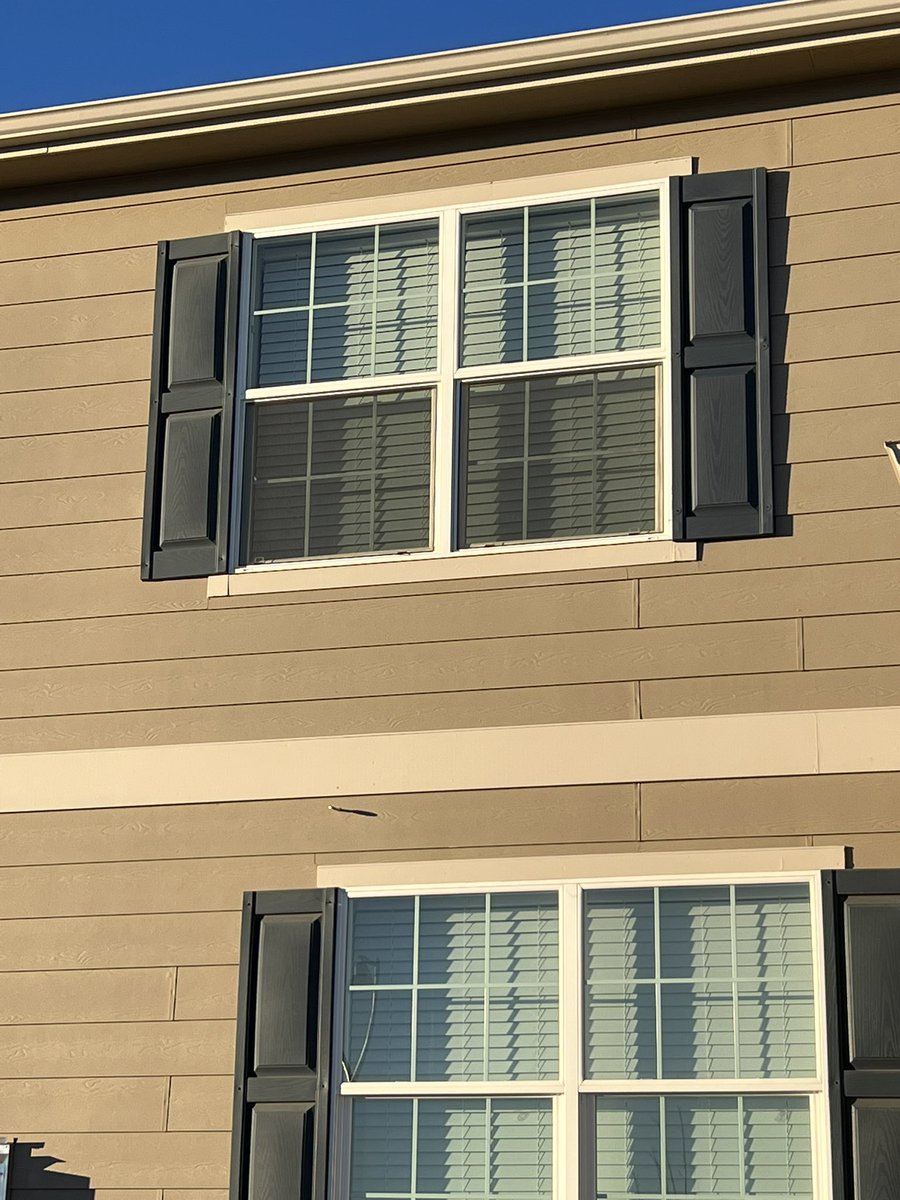 MCSBuild's tweet image. Installation of new #Shutter In upper #Windows 🪟 exterior #homeimprovement 🏡 #exteriordesign 🔨 #broomfieldcolorado