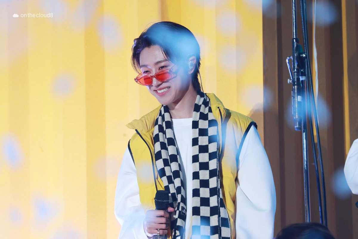 haovenue's tweet photo. just love the way minghao smiles <3 https://t.co/oYNEP0bTLz