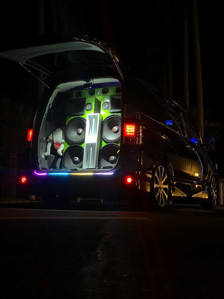 keigo3424's tweet photo. 固定ツイートシフトノブだけじゃ寂しいので歴代愛車をw

1代目　ECR33 
2代目　ER34
3代目　AZR60
4代目　今に至る https://t.co/j4OQU9yPaC
