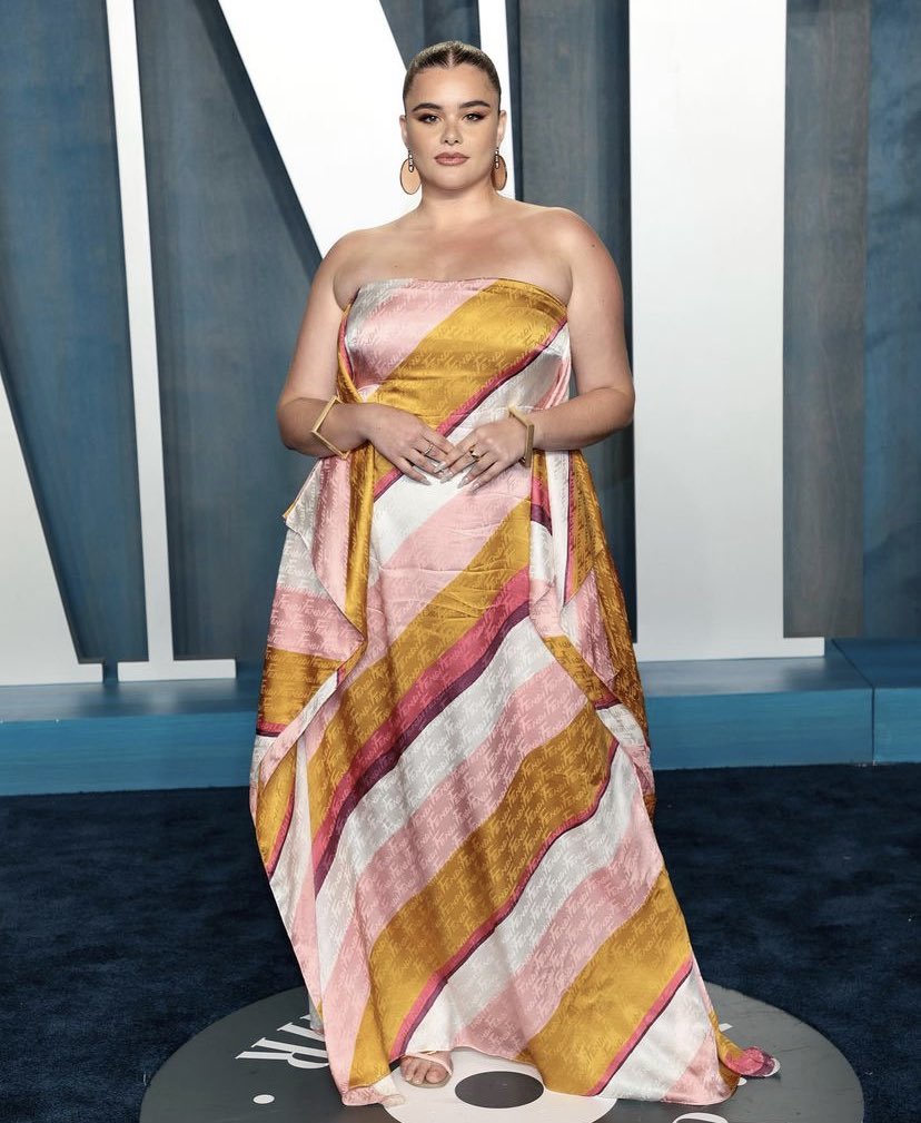 Barbie Ferreira attends the 2022 Vanity Fair Oscar Party