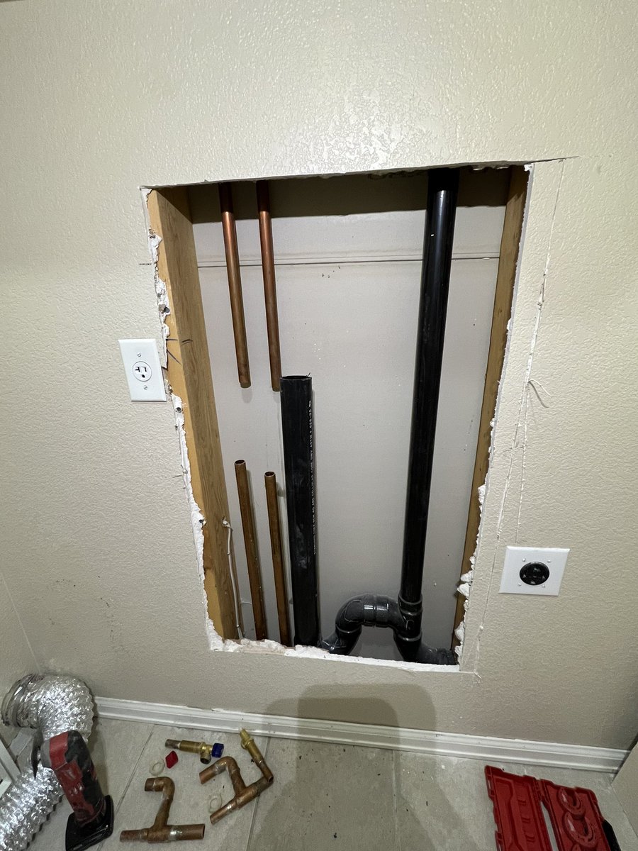 MCSBuild's tweet image. ☝🏻Replacing #laundry Quarter turn ball valves #oatey #push #fitting #sharkbiteplumbing #quarterturnvalves #washingmachine #plumbing #plomeria #plomero 🔧 #ballvalve 🚰 #denvercolorado