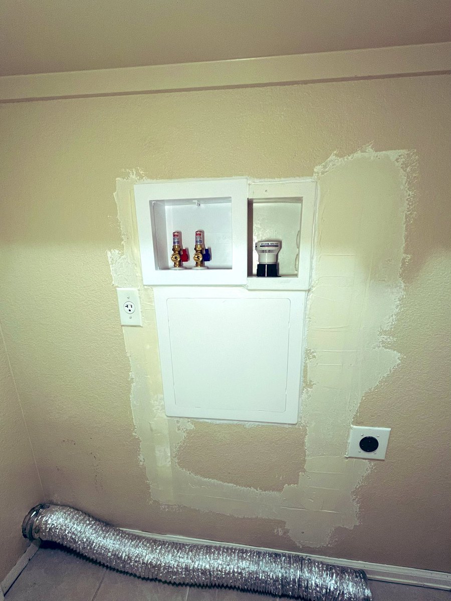 MCSBuild's tweet image. ☝🏻Replacing #laundry Quarter turn ball valves #oatey #push #fitting #sharkbiteplumbing #quarterturnvalves #washingmachine #plumbing #plomeria #plomero 🔧 #ballvalve 🚰 #denvercolorado