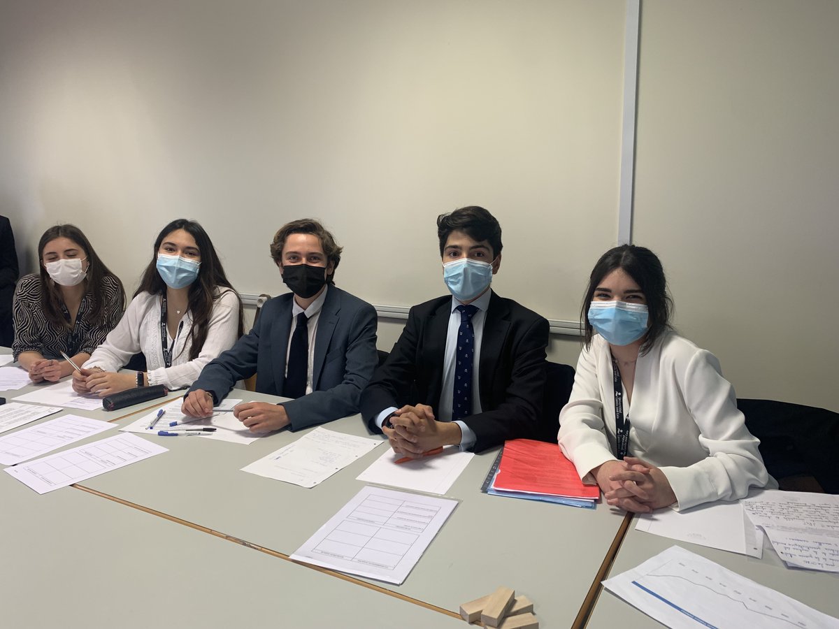 ColegioMirabal's tweet photo. Nuestro equipo de debate de español, campeón en la liga de debate de @CICAE_Educacion 🎉

350 alumnos de 33 colegios de España han participado en esta liga, organizada por CICAE y @universidadcjc. ¡Enhorabuena a nuestro equipo ganador y al resto de nuestros equipos participantes! https://t.co/kkXbvJHQoA