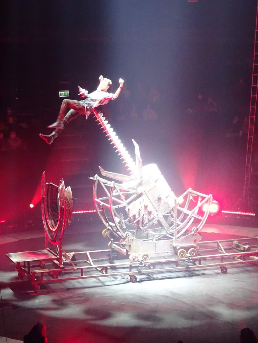 Get your vaccination 💉
#illusion #magician  #vaccine