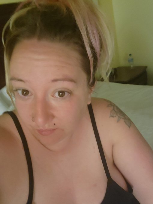 Good morning happy Monday  https://t.co/ihxLJAnp2z https://t.co/55YwLmwi9e<a href="/tag/sexy"class="tags"><span>#sexy</span></a><a href="/tag/milf"class="tags"><span>#milf</span></a><a href="/tag/onlyfans"class="tags"><span>#onlyfans</span></a><a href="/tag/contentcreator"class="tags"><span>#contentcreator</span></a><a href="/tag/fansly"class="tags"><span>#fansly</span></a>