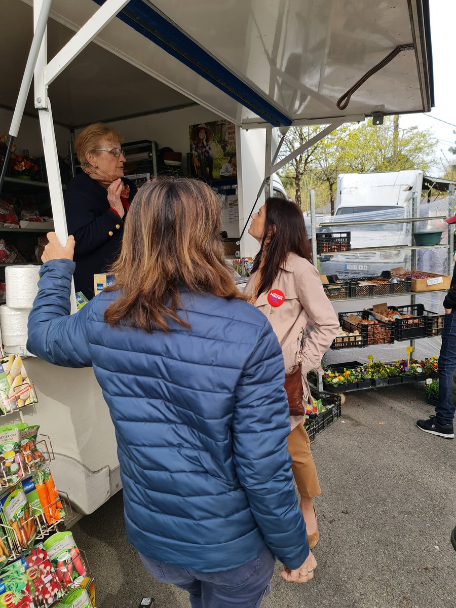 sandrinejossoan's tweet photo. 🇫🇷 Sous le soleil, je pars à la rencontre des habitants de #Pontchâteau ! 🌞
Il faut à tout prix faire perdurer nos #marchés #locaux qui font la richesse de notre pays. 🥖
📌Rendez-vous demain à #Asserac et #Saint-Lyphard 📅 https://t.co/CGEWj4EPVU